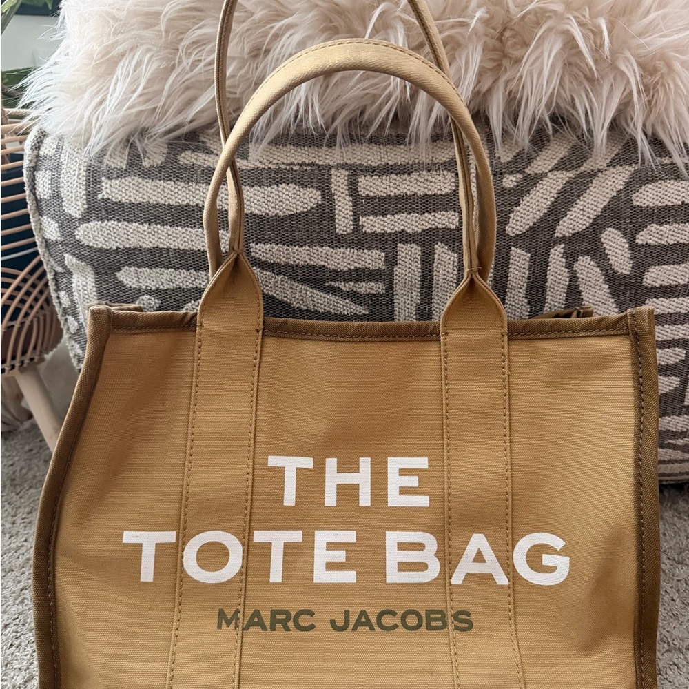 Marc Jacobs Large Canvas 'The Tote Bag' in green and yellow
